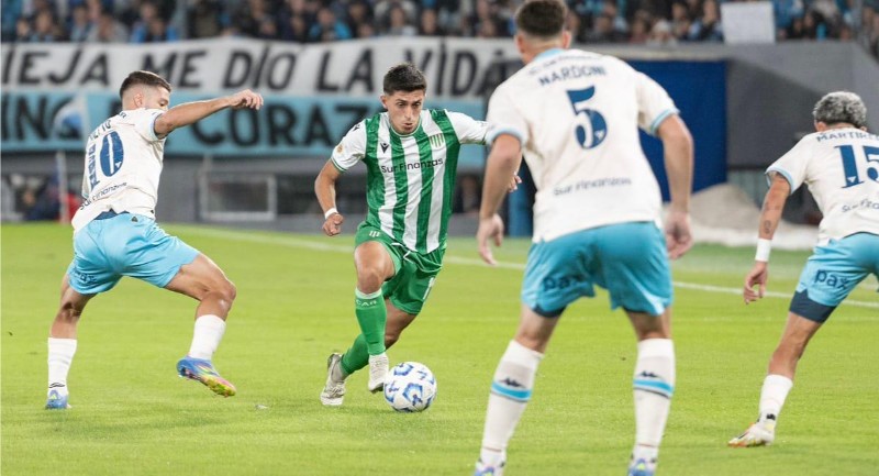 Banfield có đẳng cấp cao hơn Real Pilar 