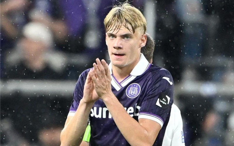 Gà trống đánh giá cao tài năng của De Cat